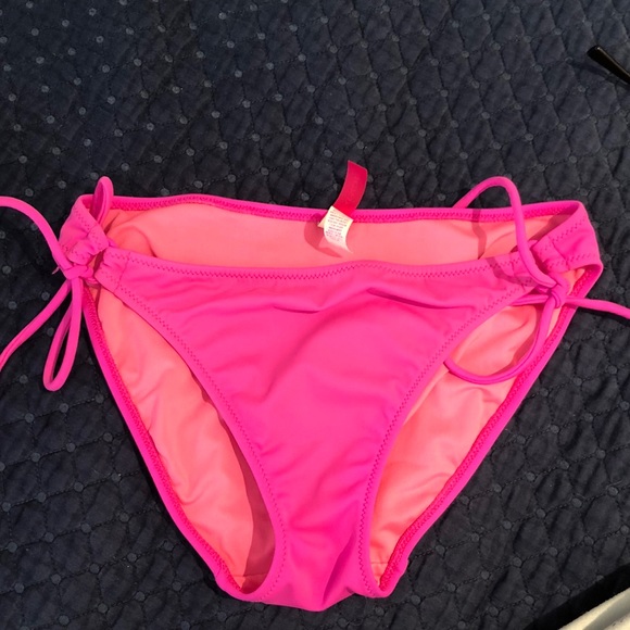 Victoria’s Secret Bikini Bottom - Picture 1 of 3
